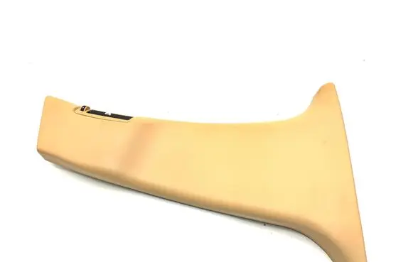 Maserati Quattroporte (B) pillar trim (bottom) 