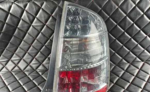 Toyota Prius (XW20) Rear/tail lights 