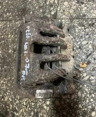Peugeot 407 Front brake caliper