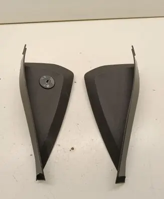 BMW 1 F40 Dashboard side end trim 6823269 6823270