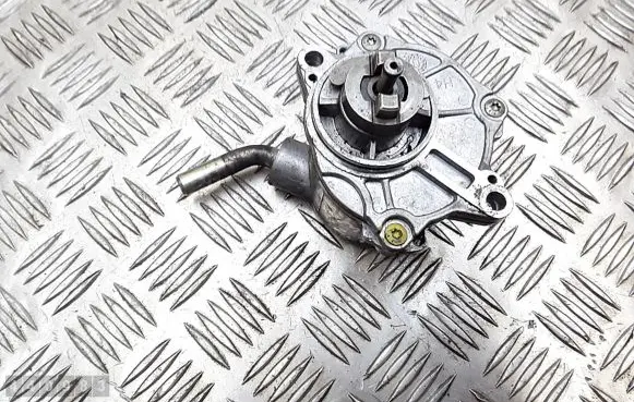 Mercedes-Benz ML W163 Vacuum pump a6122300065
