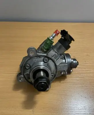 Jaguar F-Pace Fuel injection high pressure pump 0445010706 G4D39B3955AA