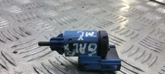 Clutch pedal sensor
