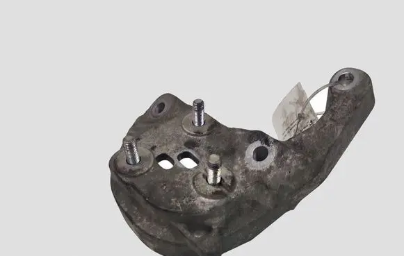 Volvo V40 Engine mounting bracket 326D15