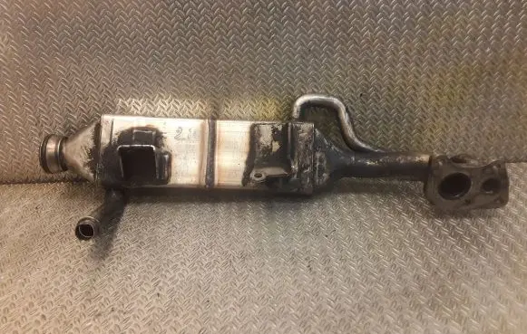Mercedes-Benz CLS C219 EGR valve cooler 6421400175 A6421400175