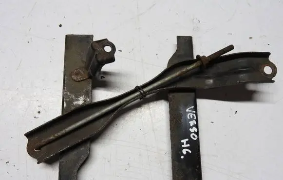 Toyota Verso Battery bracket 