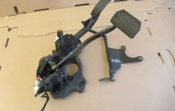 Opel Karl Pedal assembly 