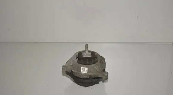 Engine mount bracket