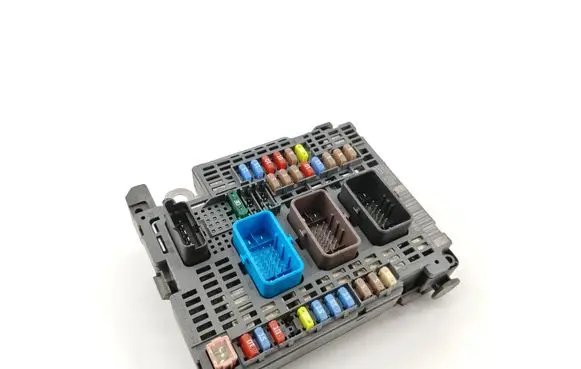 Peugeot 508 RXH Fuse module 9674922080