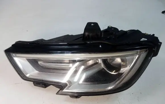 Audi A3 S3 8V Headlight/headlamp 8V0941005E