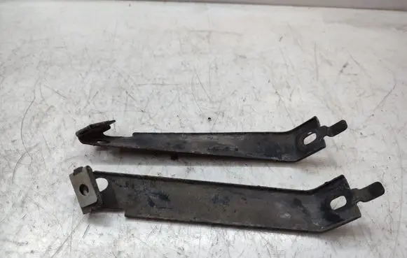 Mercedes-Benz ML W166 Fender mounting bracket 1666260100