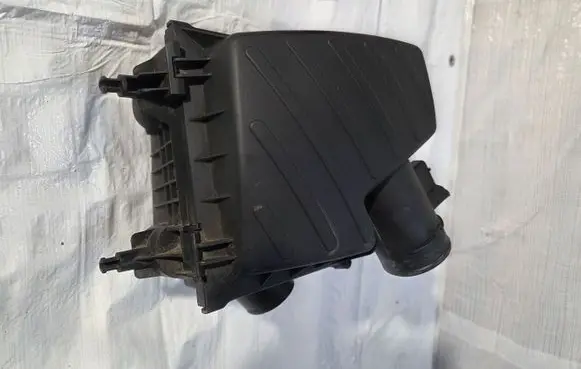 Opel Adam Air filter box 13379085