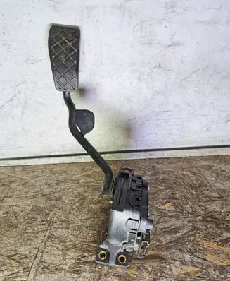 Volkswagen PASSAT B5.5 Accelerator throttle pedal 8D2721523B 6PV00802609
