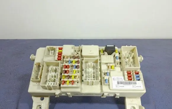 Ford Focus C-MAX Fuse box set 7M5T-14A073-DE