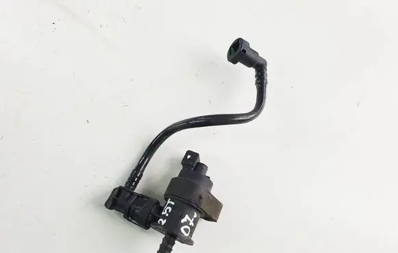 Volvo V50 Vacuum valve 8653909