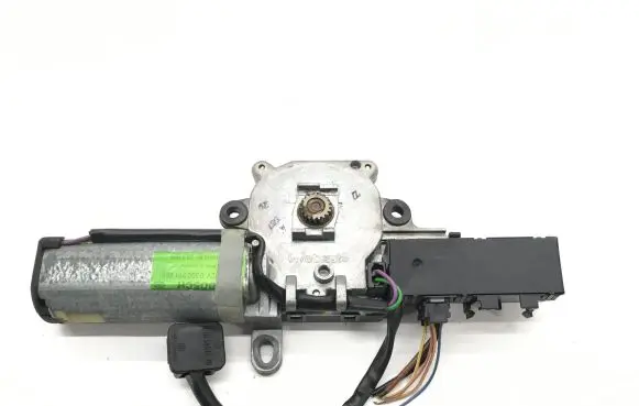 Mercedes-Benz C W202 Sunroof motor/actuator 2028208810