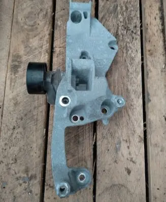 Opel Crossland X A/C compressor mount bracket 9809714680