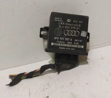 Audi A6 S6 C6 4F Light module LCM 8P0907357A 00020125 5LA00837921