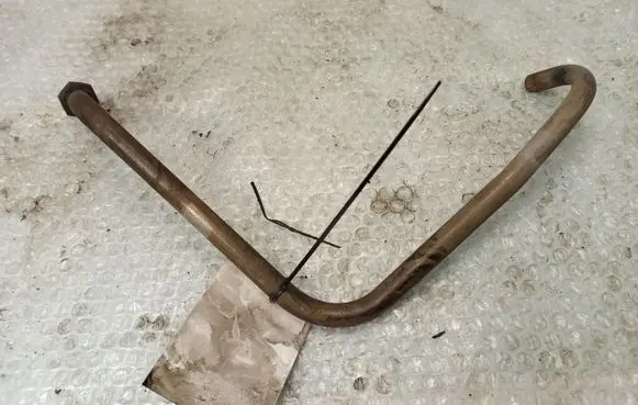 Mercedes-Benz 250 280 C CE W114 Engine coolant pipe/hose