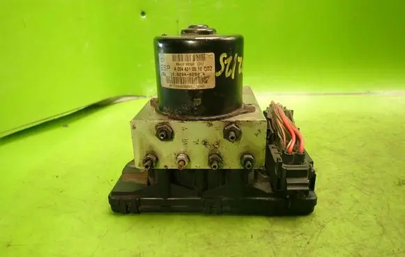 Mercedes-Benz C AMG W203 ABS Pump