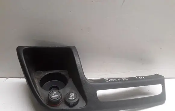 Cup holder front