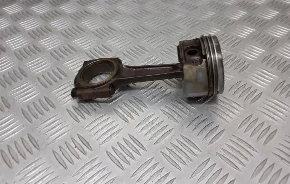 Peugeot 206 CC Piston 