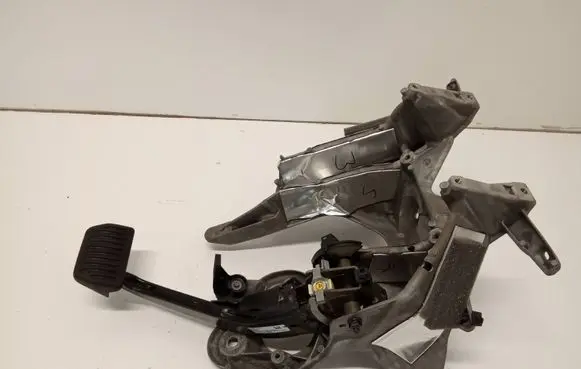 Volvo XC60 Brake pedal 31687071 17663M01 20190703