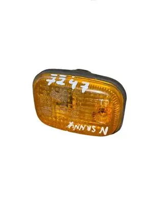 Nissan Sunny Front fender indicator light 013529