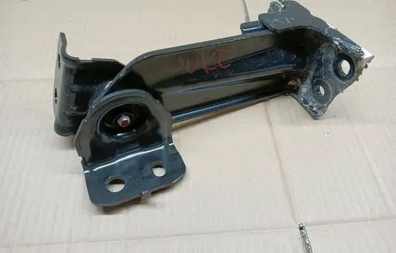 Nissan Juke I F15 Rear seat armrest 