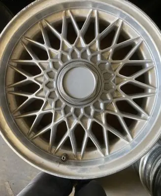 Mercedes-Benz W123 Original wheel cap KBA41197