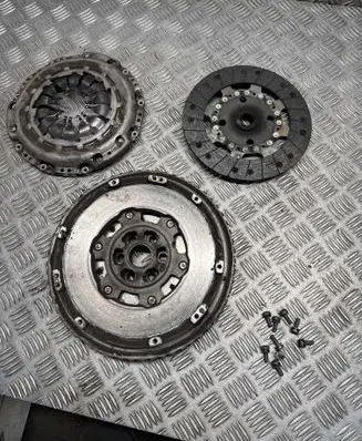 Nissan Juke I F15 Clutch set kit 302059210R