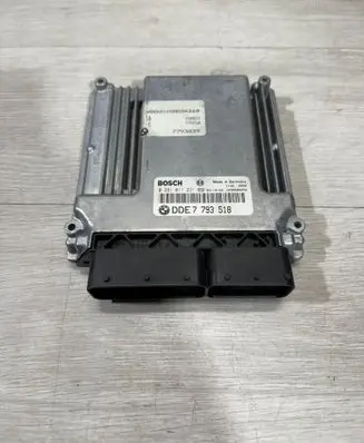 BMW 7 E65 E66 Engine control unit/module 7793518 7793839 0281011231