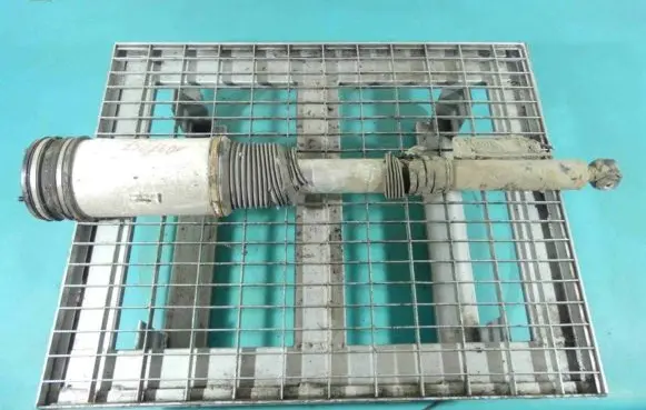 Rear shock absorber/damper