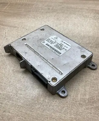 Mercedes-Benz E W211 Bluetooth control unit module 2118705526
