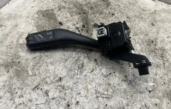 Volkswagen Touran I Indicator stalk 1K0953513G