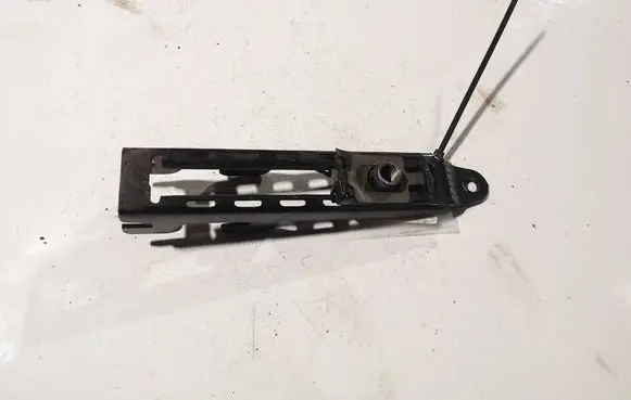 Volkswagen Caddy Seat belt adjustment rail
