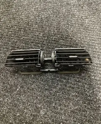 BMW X2 F39 Dash center air vent grill 9292741 17852311 190418