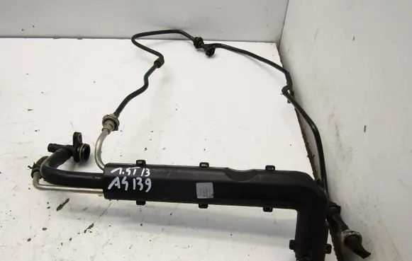 Audi A4 S4 B9 Turbo air intake inlet pipe/hose 04E103474T