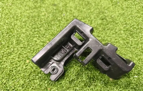 Renault Trafic III (X82) Front bumper mounting bracket 871229902R 93453919 1321484X