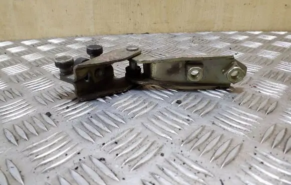 Volkswagen Transporter - Caravelle T4 Sliding door middle roller runner 701843336A