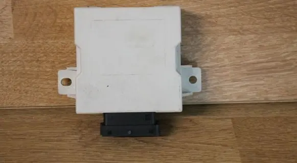 Toyota Avensis T250 Window wiper relay 8594005020