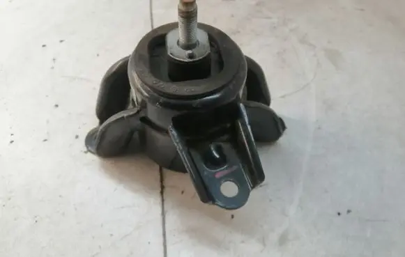 Hyundai i30 Engine mount bracket 21810A5200