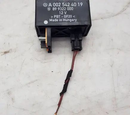 Mercedes-Benz Sprinter W906 Battery control module A0025424019