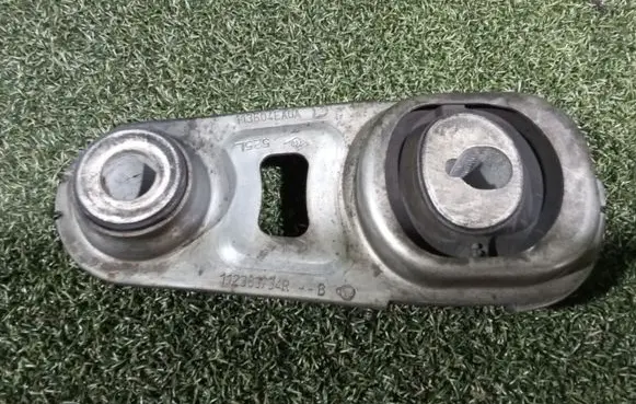 Renault Espace V (RFC) Gearbox mount 112383734R 113604EA0A