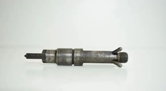 Audi A4 S4 B5 8D Fuel injector 028130201