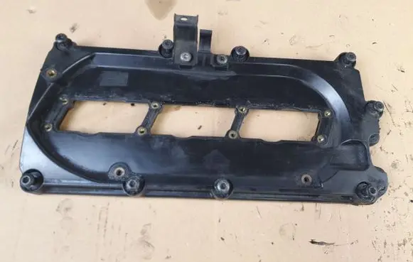Audi A6 S6 C6 4F Rocker cam cover 