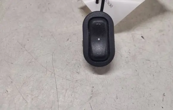 Opel Zafira A Electric window control switch 90561388