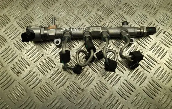Audi A6 S6 C8 4K Fuel distributor 05L089A
