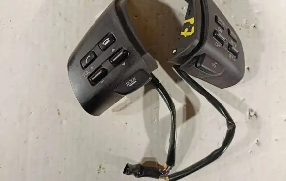 Mazda CX-9 Steering wheel buttons/switches TD74664M0A