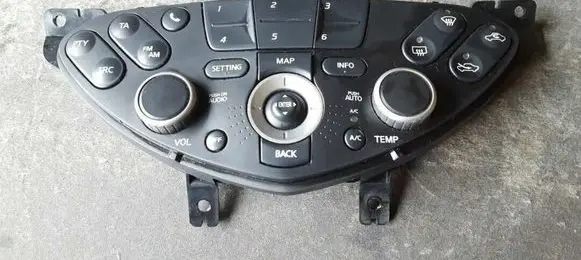 Nissan Primera Climate control unit CSW5841C